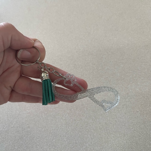 **SPECIAL DEAL** Handmade Paw & Heart Infinity Keychain -Please read description - Picture 2 of 3
